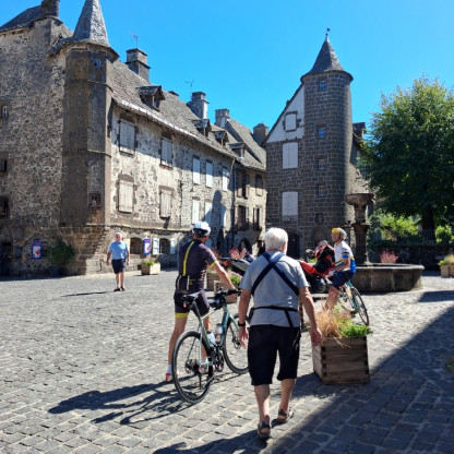 BALADE DANS LE CANTAL